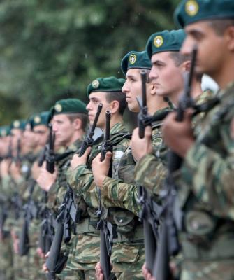 Έλληνες στρατιώτες παράταξη