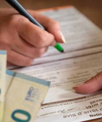 Ευρώ, πρόστιμο, φόροι