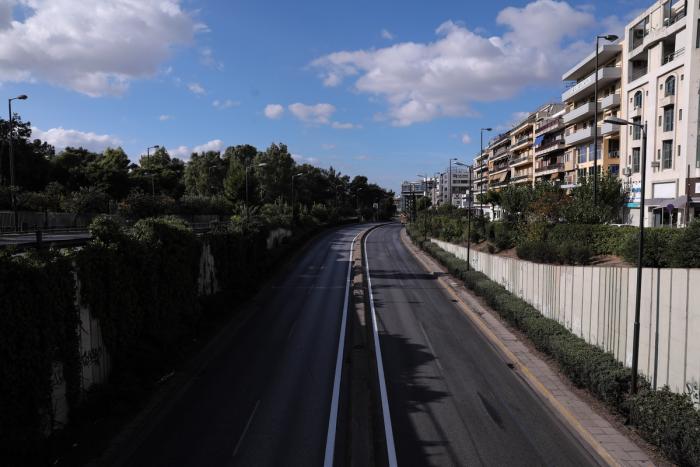 Ασφαλιστές: Στήριξη στην αναμόρφωση του ΚΟΚ με προτάσεις για ασφάλιση Άδειοι δρόμοι ΑθήνΆαδςειος δρόμος Αθήνας