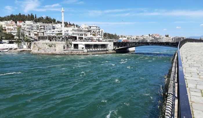 Παλαιά γέφυρα Χαλκίδας: Αποκαταστάθηκε η κυκλοφορία μετά τη βλάβη Γέφυρα του Ευρίπου