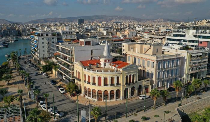ΑΑκκίίννηητταα κσατιο νμ αΠρείινραα ιΠάε,ι ρλαιιμάάνι και πόλη Πειραιάς