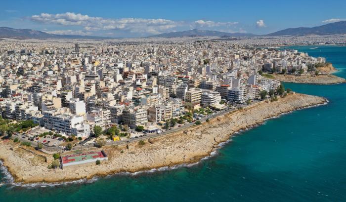 Ακίνητα στην παραλιακή ζώνη Πειραιά Αστική ακτογραμμή Πειραιά από αέρος