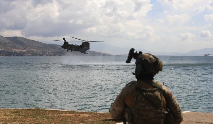 Ελικόπτερο Chinook άσκηση