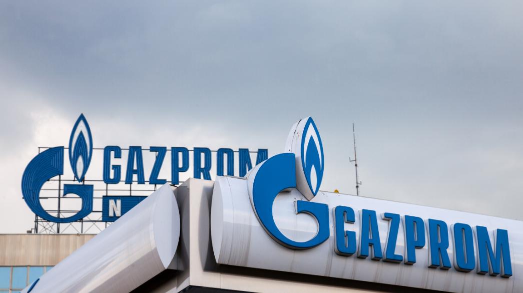 Κτήριο με σήμα Gazprom Λογότυπο Gazprom εταιρείας