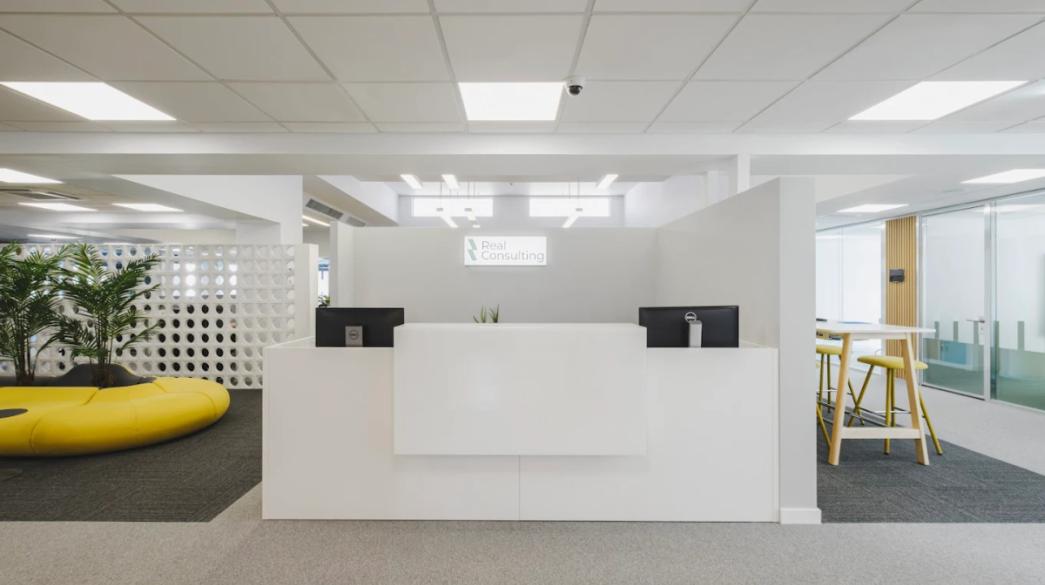Γραφεία Real Consulting