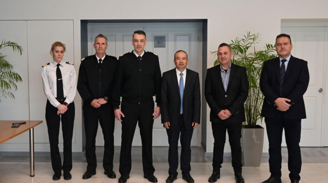 Άτομα για συνεργασία του ΟΛΠ