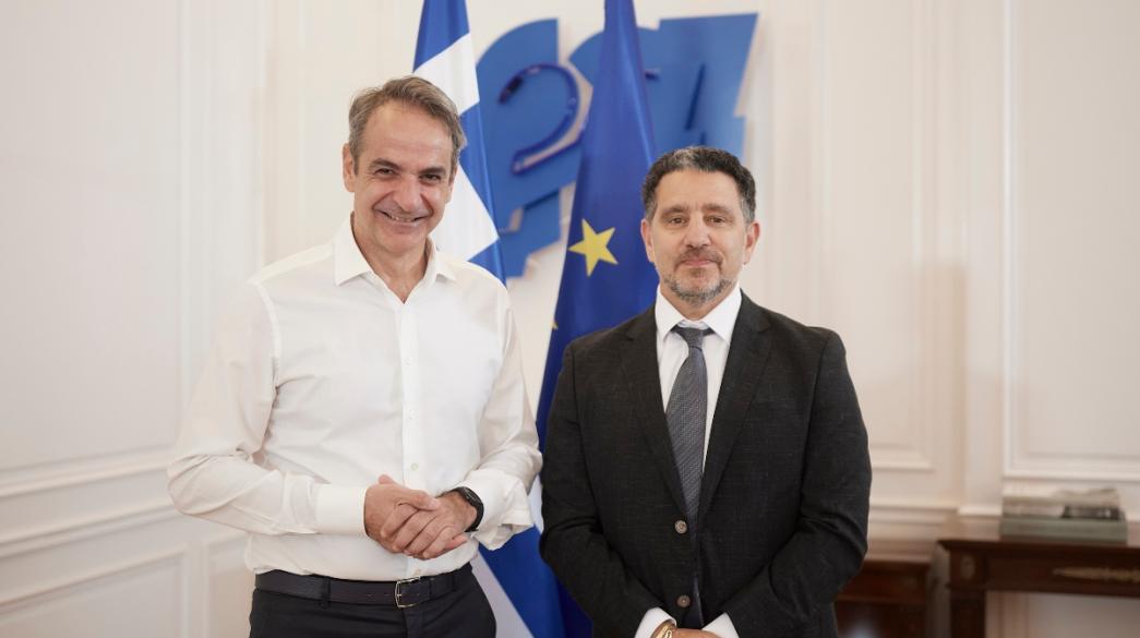 Μητσοτάκης, Πανάι