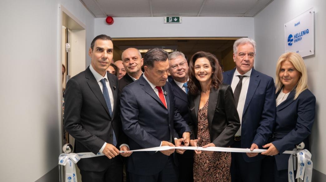 Στιγμιότυπο από την τελετή εγκαινίων στο Πανεπιστημιακό Νοσοκομείο Λάρισας