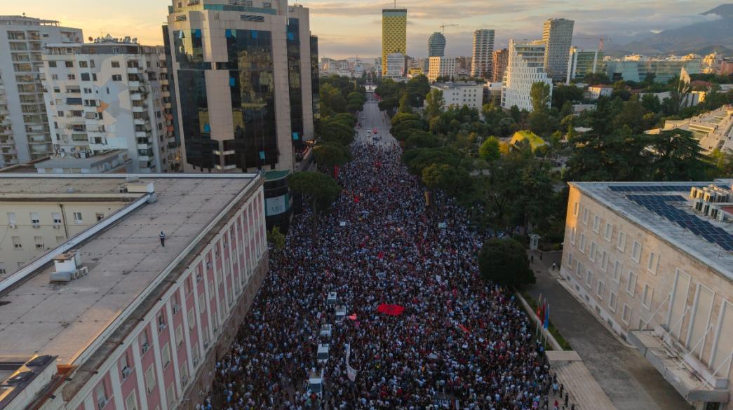Τίρανα, διαδήλωση