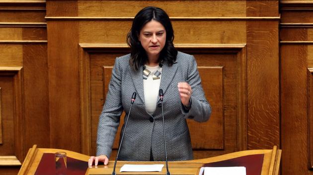 Νίκη Κεραμέως στο βήμα