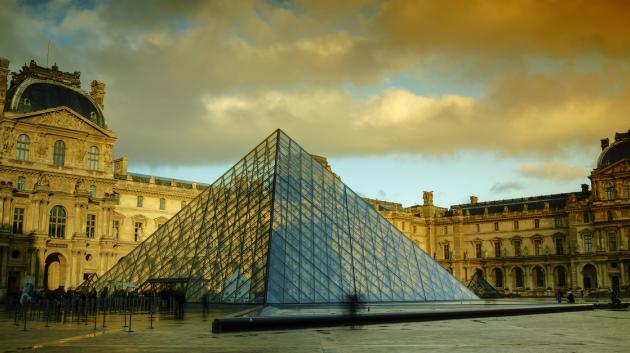 Πυραμίδα Λούβρου Γαλλία