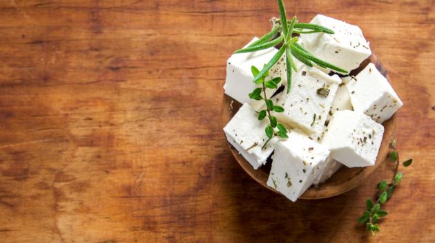 φέτα σε ξύλο