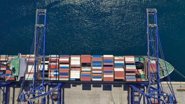 Φορτωμένο εμπορευματοκιβώτιο πλοίο