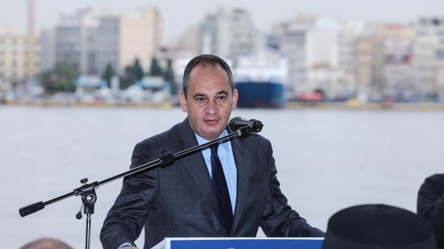 ΓΓιιάάννννηηςς  ΠΠλλαακκιιωωττάάκκηηςς  οομμιιλλίίαα