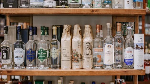 Ράφι με ούζο ελληνικό