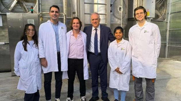 Τάκης Θεοδωρικάκος εργαστήριο