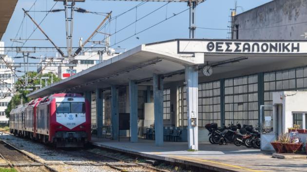 Τρένο στον σταθμό Θεσσαλονίκης