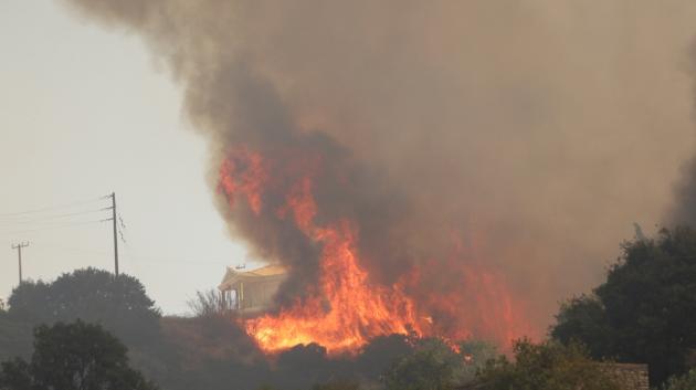 Φωτιά στην Πάτρα