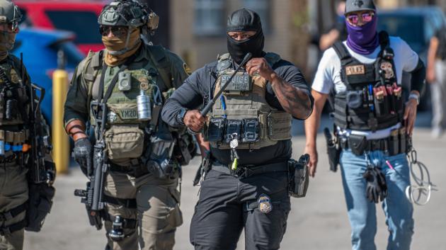 Πράκτορες ICE σε δράση