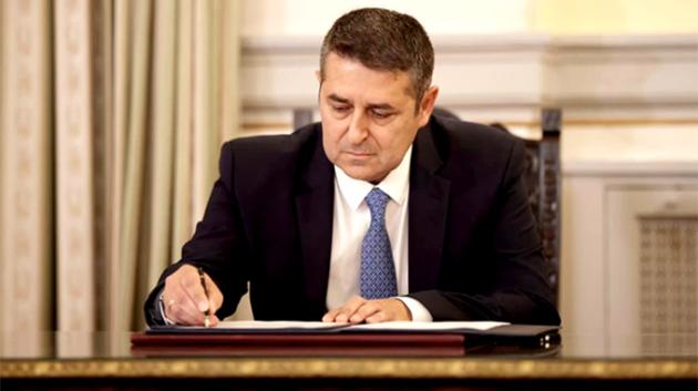 Γιώργος Μυλωνάκης υπογράφει