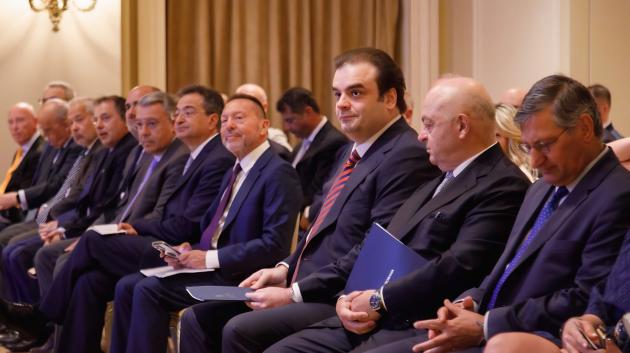 Πιερρακάκης, Στουρνάρας, Τραπεζίτες