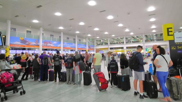 Ουρά σε αεροδρόμιο