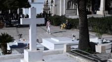 Μα Marble σταυρός σε νεκροταφείο μαρμάρινος σταυρός νεκροταφείου