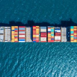 Εμπορικό πλοίο στη θάλασσα