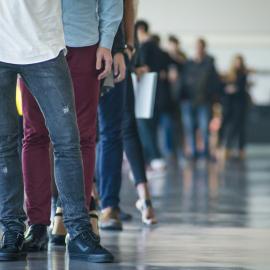 Άνεργοι σε ουρά