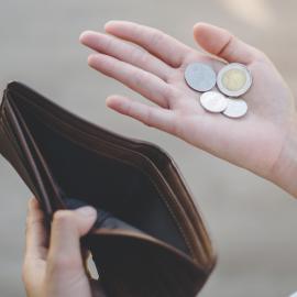 Άδειο πορτοφόλι και κέρματα