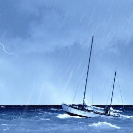 Ιστιοπλοϊκό σε καταιγίδα