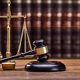 Ζυγαριά δικαιοσύνης ξύλινη σφύρα