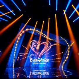 Σκηνή Eurovision φωτισμένη