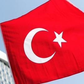 Σημαία Τουρκίας κυματίζει
