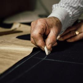 Χέρι ράφτη σε ύφασμα