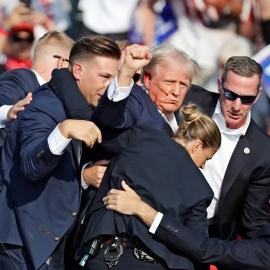 Ντόναλντ Τραμπ προστασία σκηνής