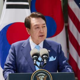 Γιουν Σοκ Γεόλ ομιλία