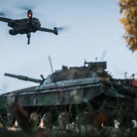 Μη επανδρωμένο αεροσκάφος και άρμα