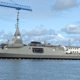 Φρεγάτα στον ναύσταθμο