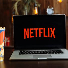 Οθόνη Netflix σε λάπτοπ