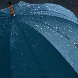 Ομπρέλα στη βροχή