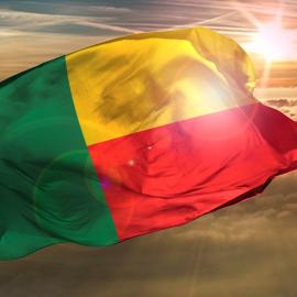 Σημαία Μπενίν στον ήλιο