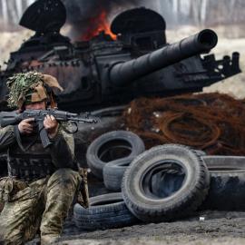 Στρατιώτης σε μάχη Ουκρανίας