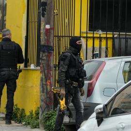 αστυνομική επιχείρηση κτίριο