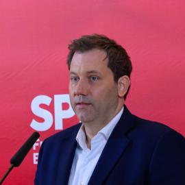 Λαρς Κλίνγκμπάιλ ομιλία